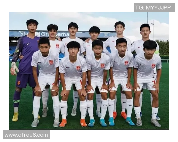 威科姆与女王巡游的激烈对决揭示足球魅力与团队精神的完美结合